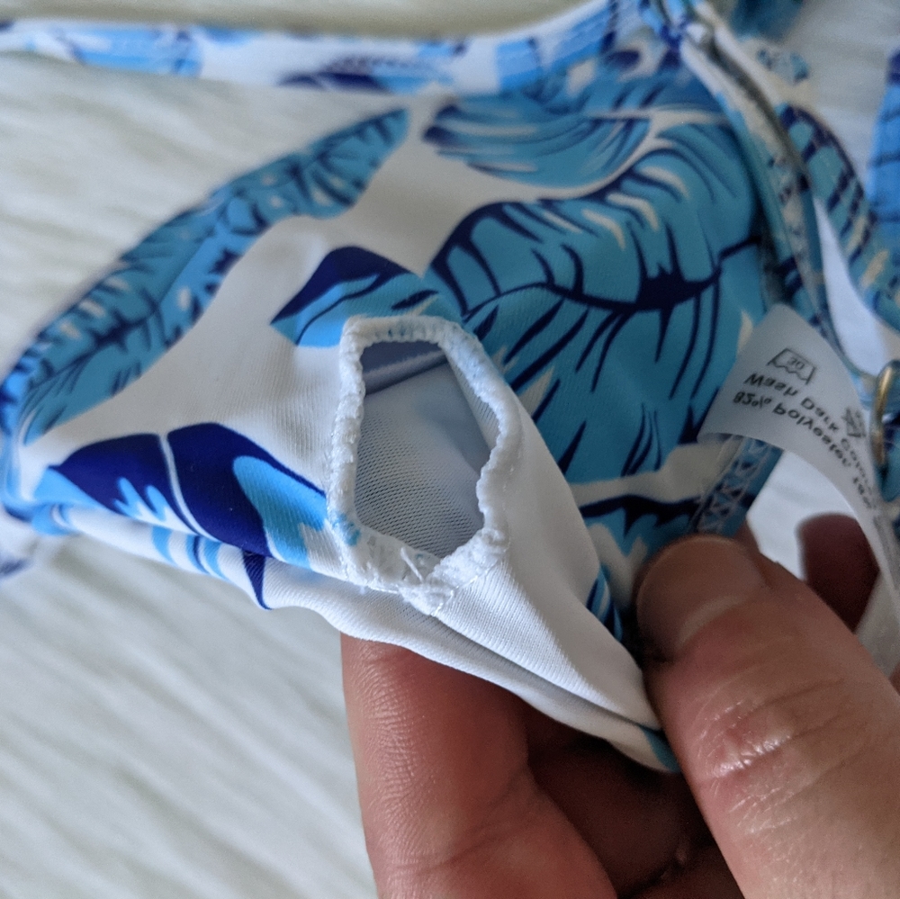Blue and white tropical leaf print bikini top - Picture 6 of 7